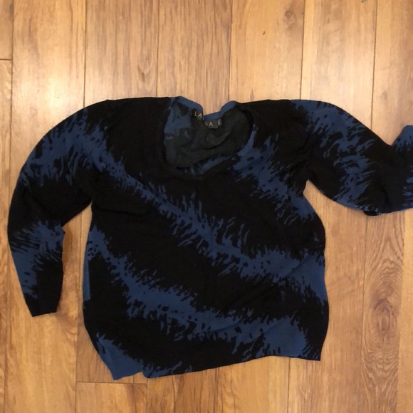 Lavena abstract blue thunderbolt sweater - Picture 4 of 10